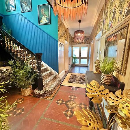 Lemur Lodge - Boutique Apartments - Short Stroll To The Beach بورنماوث المظهر الخارجي الصورة