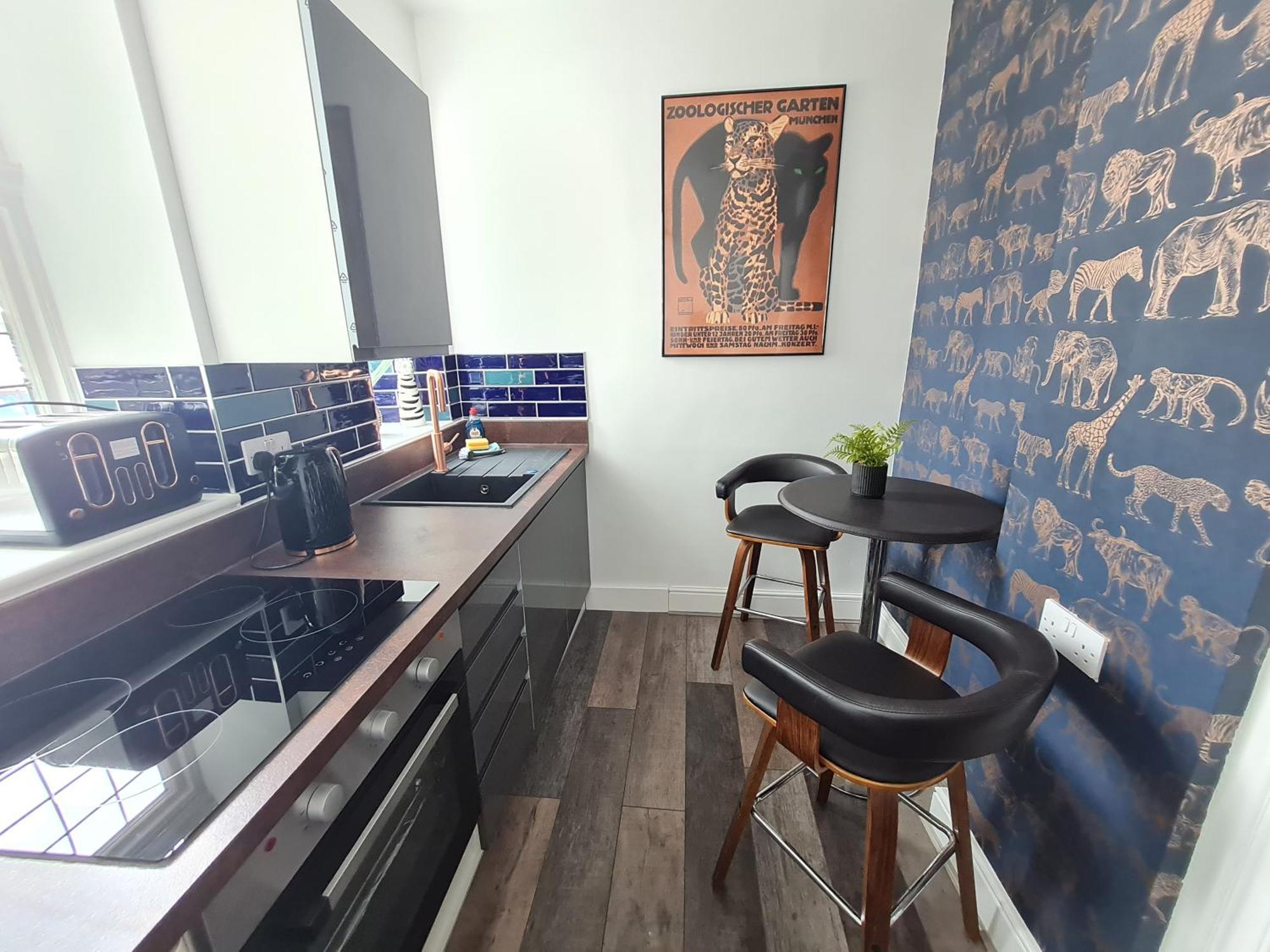 Lemur Lodge - Boutique Apartments - Short Stroll To The Beach بورنماوث المظهر الخارجي الصورة