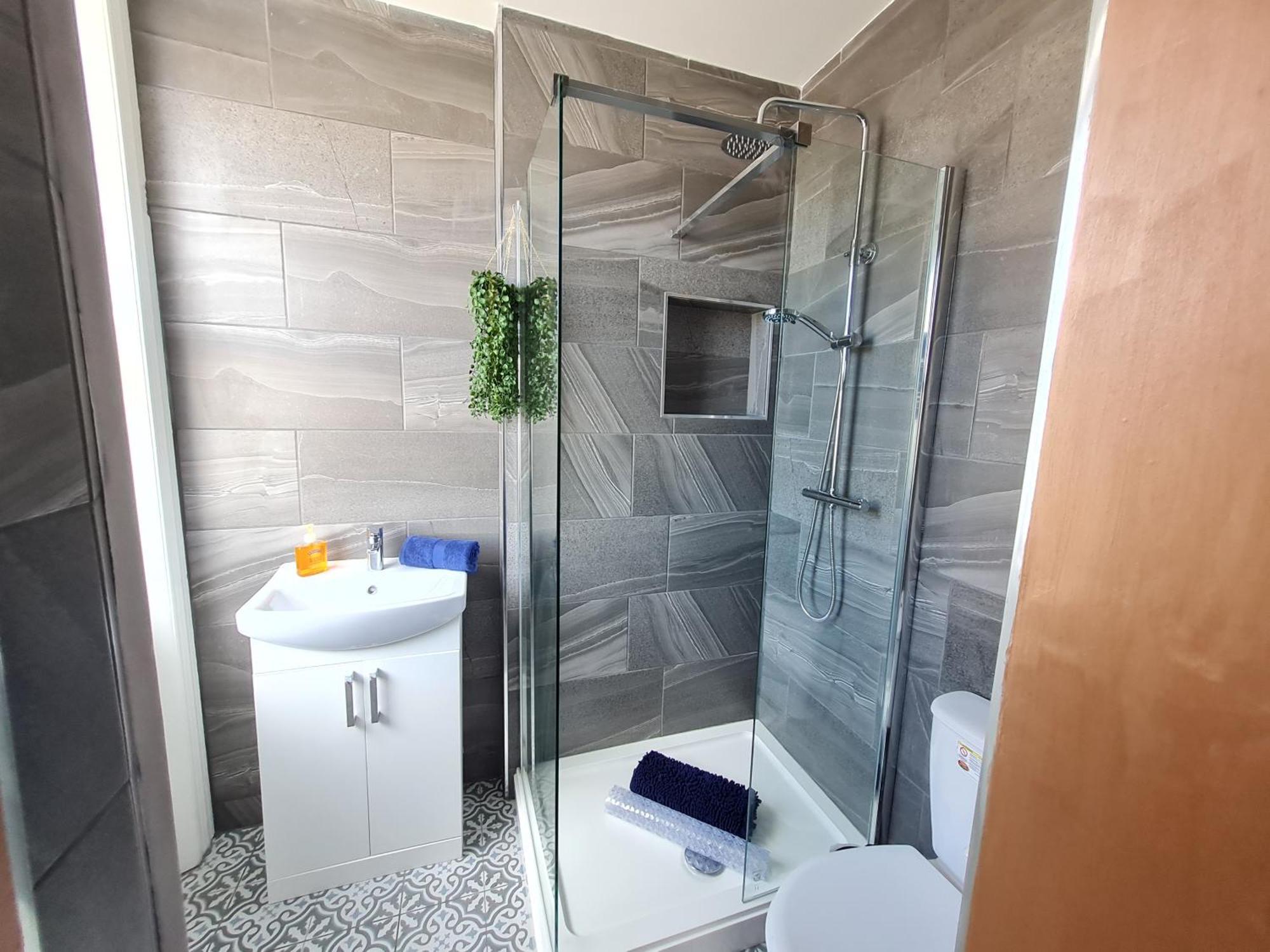 Lemur Lodge - Boutique Apartments - Short Stroll To The Beach بورنماوث المظهر الخارجي الصورة