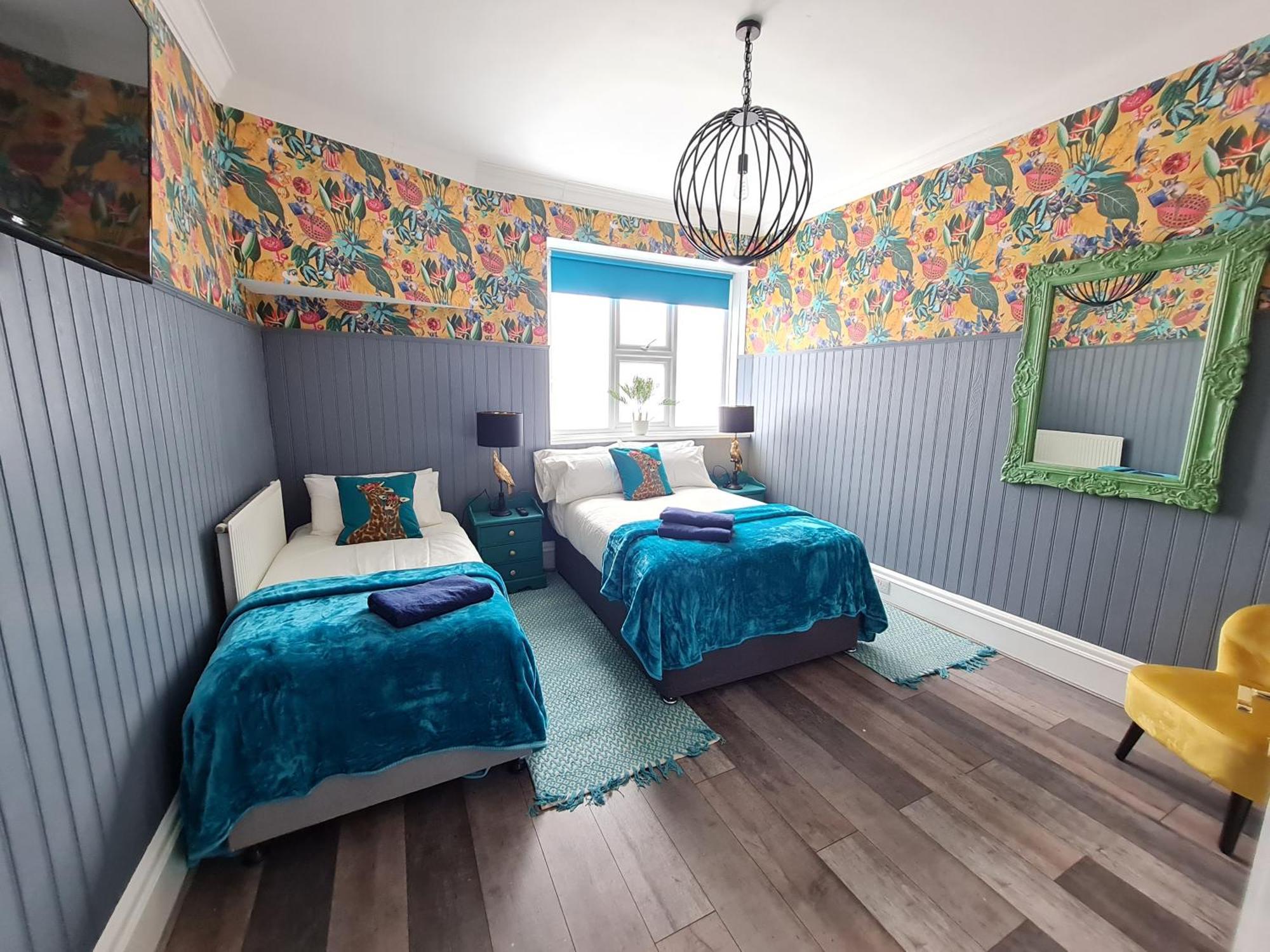 Lemur Lodge - Boutique Apartments - Short Stroll To The Beach بورنماوث المظهر الخارجي الصورة