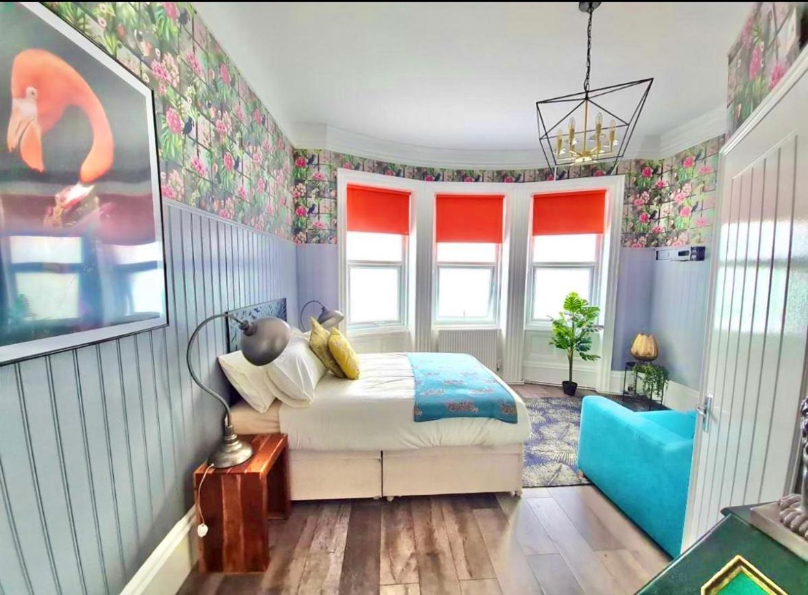 Lemur Lodge - Boutique Apartments - Short Stroll To The Beach بورنماوث المظهر الخارجي الصورة