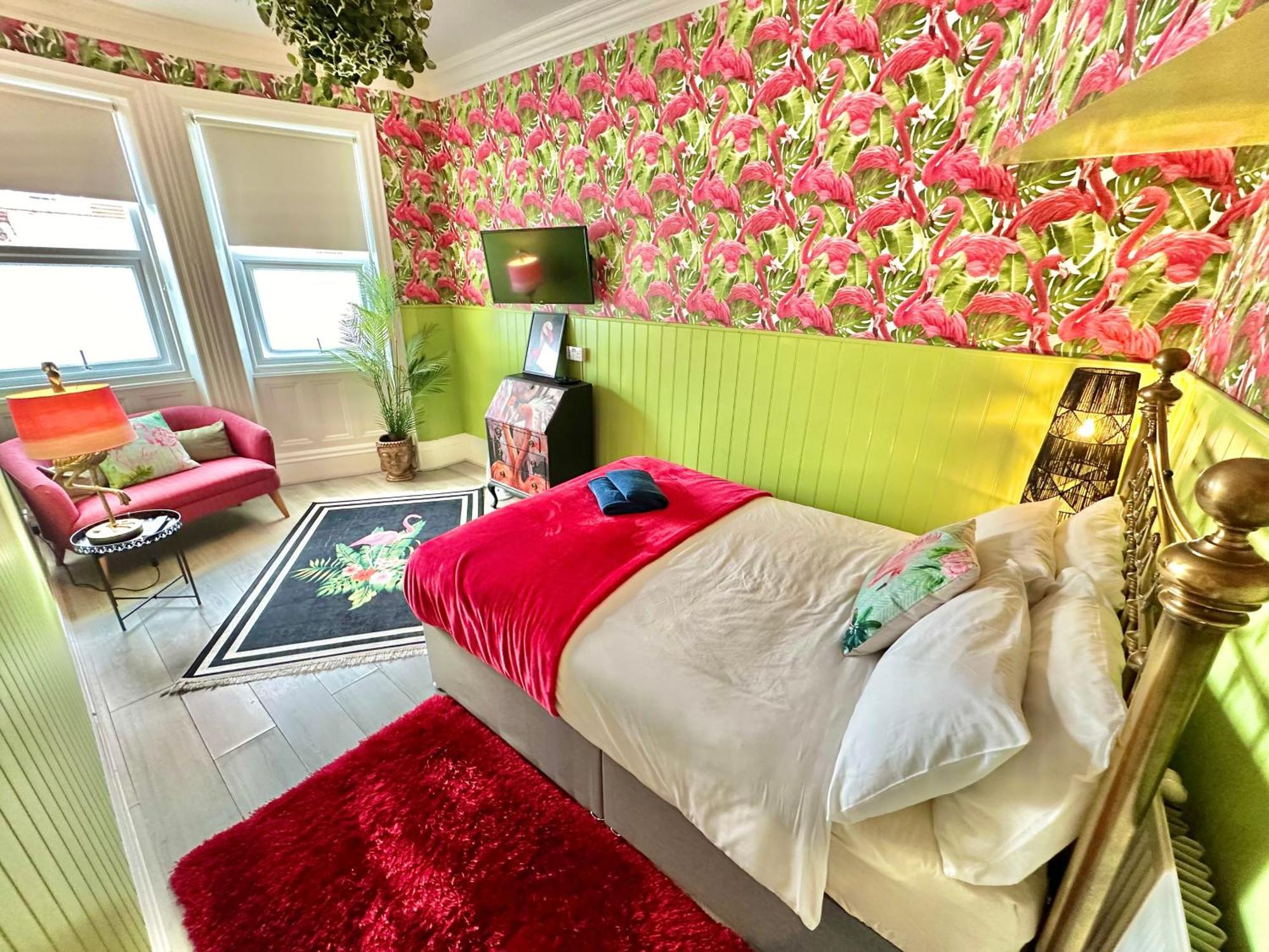 Lemur Lodge - Boutique Apartments - Short Stroll To The Beach بورنماوث المظهر الخارجي الصورة