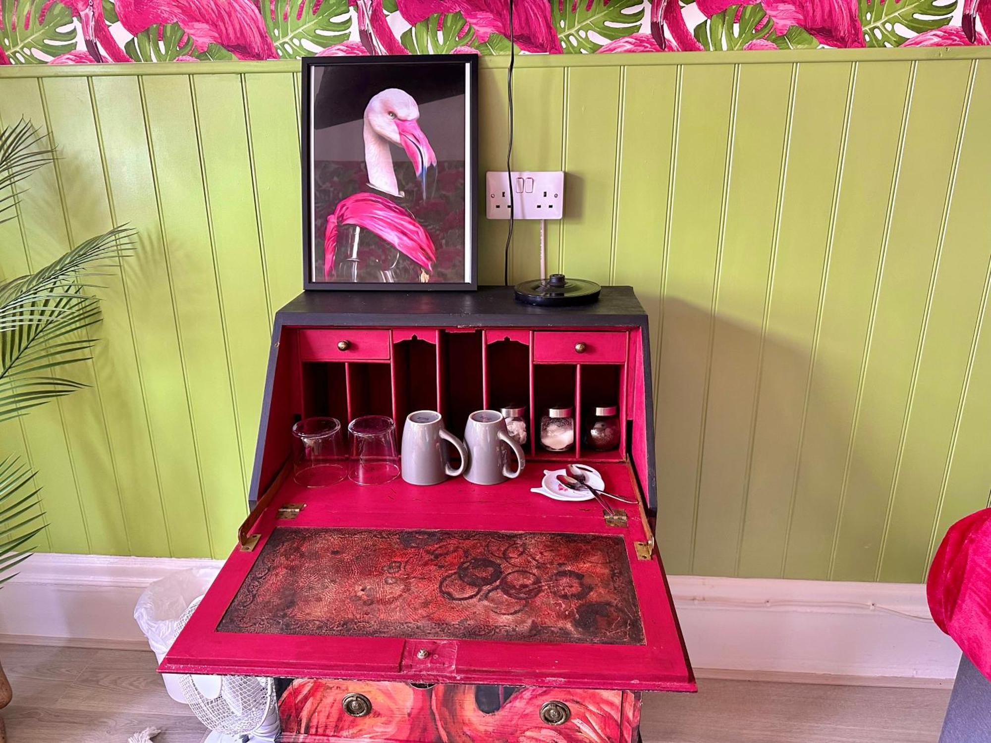 Lemur Lodge - Boutique Apartments - Short Stroll To The Beach بورنماوث المظهر الخارجي الصورة