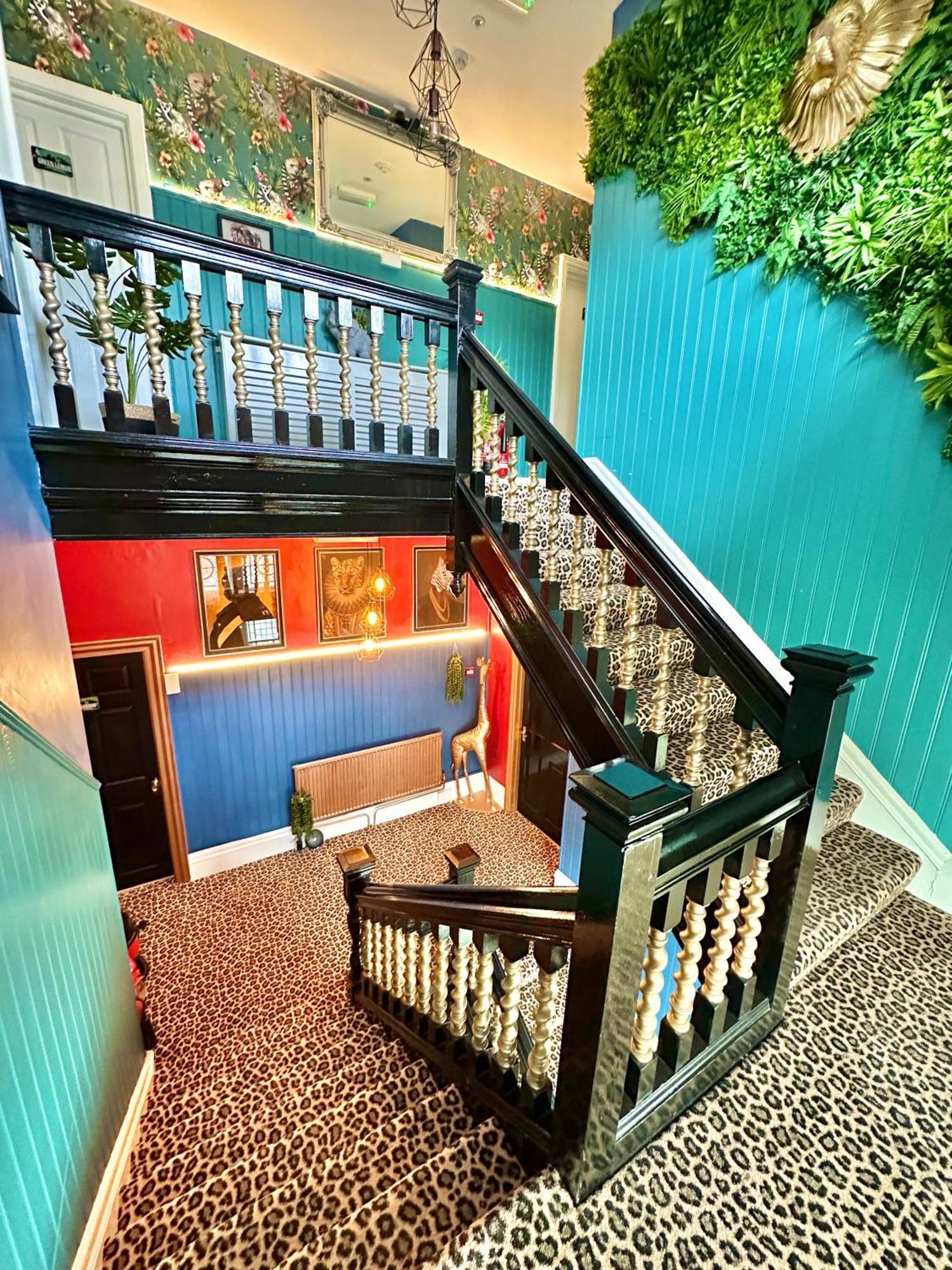 Lemur Lodge - Boutique Apartments - Short Stroll To The Beach بورنماوث المظهر الخارجي الصورة