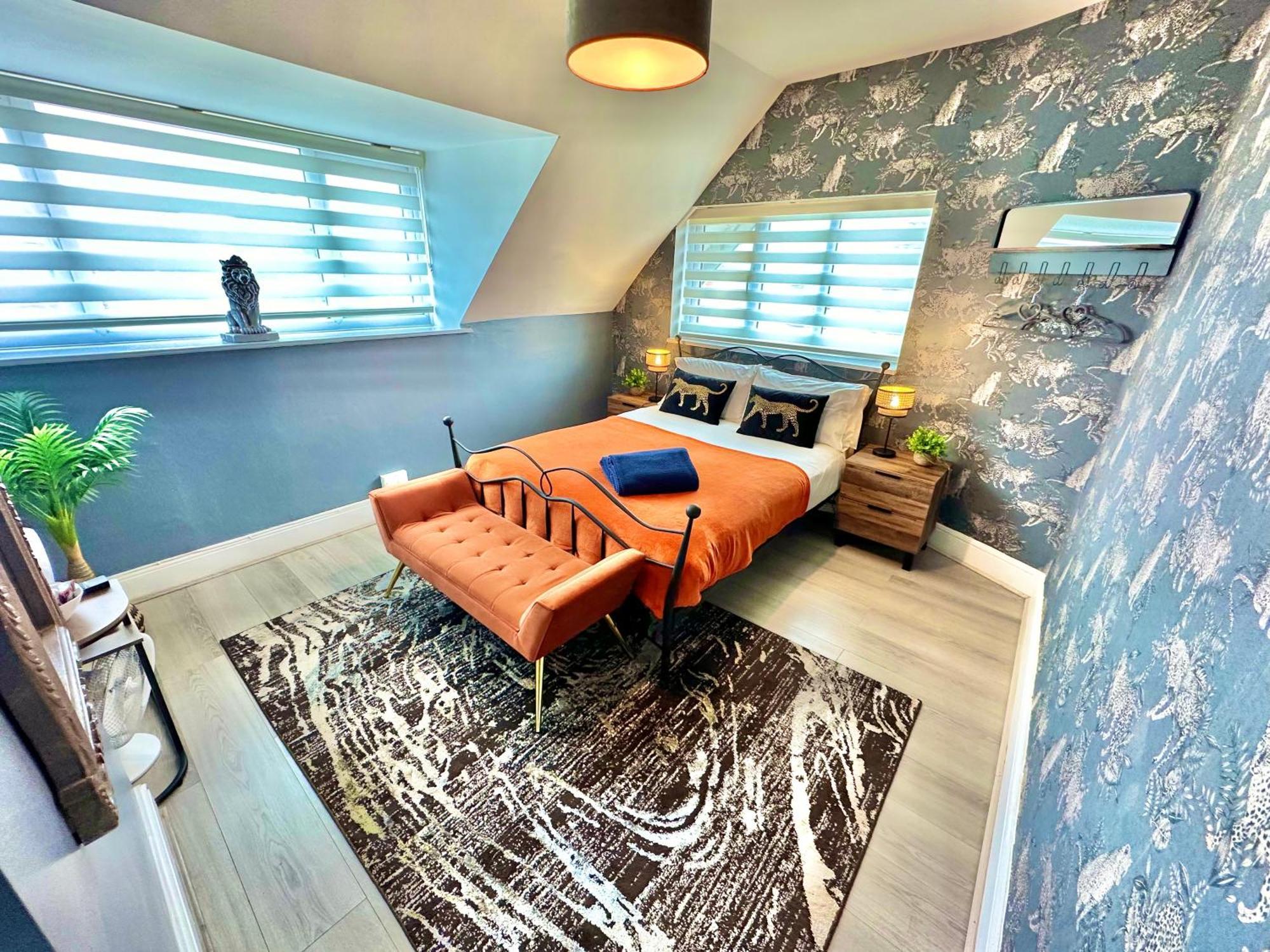 Lemur Lodge - Boutique Apartments - Short Stroll To The Beach بورنماوث المظهر الخارجي الصورة