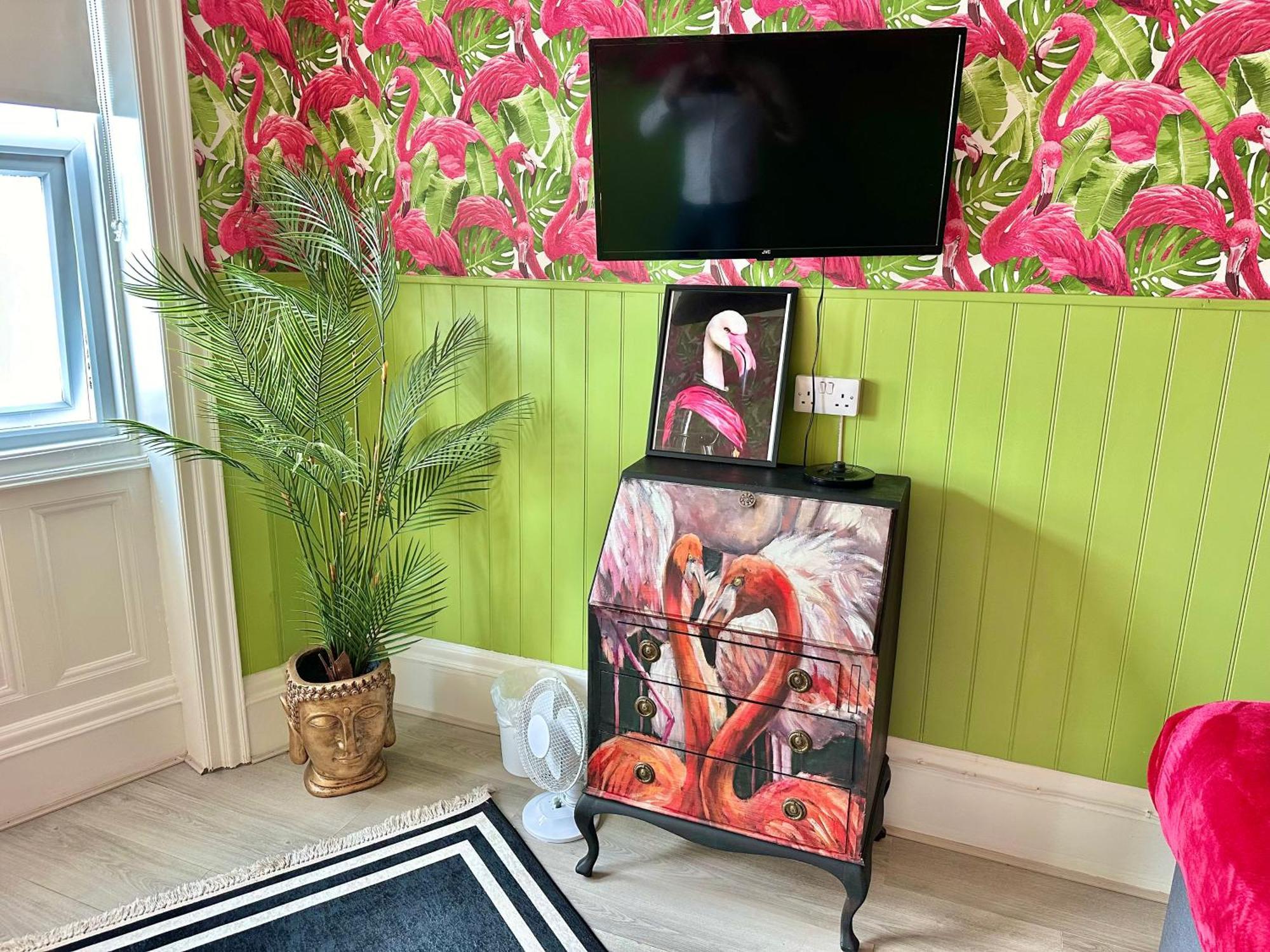 Lemur Lodge - Boutique Apartments - Short Stroll To The Beach بورنماوث المظهر الخارجي الصورة